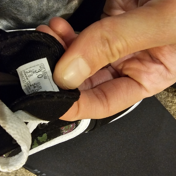 Vans - Picture 5 of 5